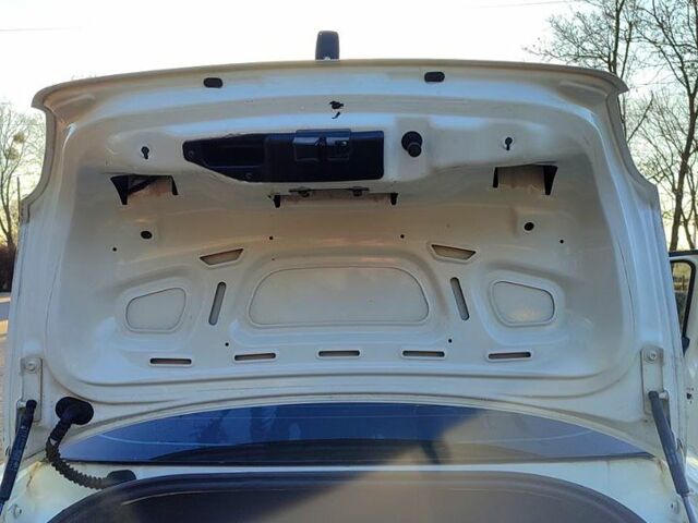 Білий Фіат Лінеа, об'ємом двигуна 1.4 л та пробігом 175 тис. км за 4200 $, фото 9 на Automoto.ua