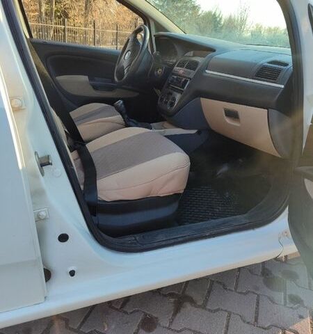 Білий Фіат Лінеа, об'ємом двигуна 1.37 л та пробігом 175 тис. км за 4250 $, фото 10 на Automoto.ua