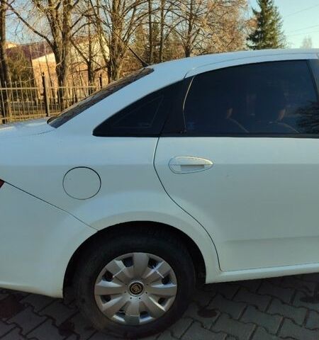 Білий Фіат Лінеа, об'ємом двигуна 1.37 л та пробігом 175 тис. км за 4250 $, фото 4 на Automoto.ua