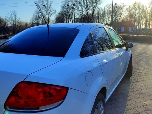 Білий Фіат Лінеа, об'ємом двигуна 1.4 л та пробігом 175 тис. км за 4200 $, фото 6 на Automoto.ua