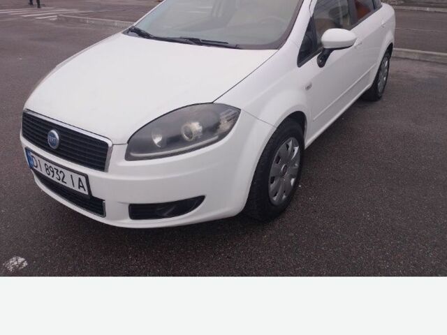 Белый Фиат Линеа, объемом двигателя 1.4 л и пробегом 171 тыс. км за 3500 $, фото 5 на Automoto.ua