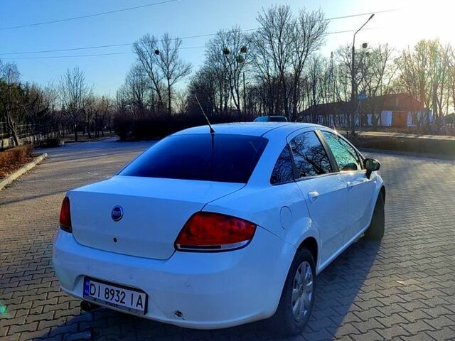 Білий Фіат Лінеа, об'ємом двигуна 1.4 л та пробігом 175 тис. км за 4200 $, фото 4 на Automoto.ua