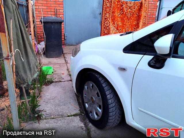 Білий Фіат Лінеа, об'ємом двигуна 1.4 л та пробігом 178 тис. км за 3299 $, фото 9 на Automoto.ua