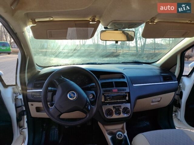 Білий Фіат Лінеа, об'ємом двигуна 1.37 л та пробігом 175 тис. км за 4250 $, фото 18 на Automoto.ua