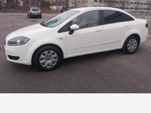 Белый Фиат Линеа, объемом двигателя 1.4 л и пробегом 171 тыс. км за 3500 $, фото 1 на Automoto.ua