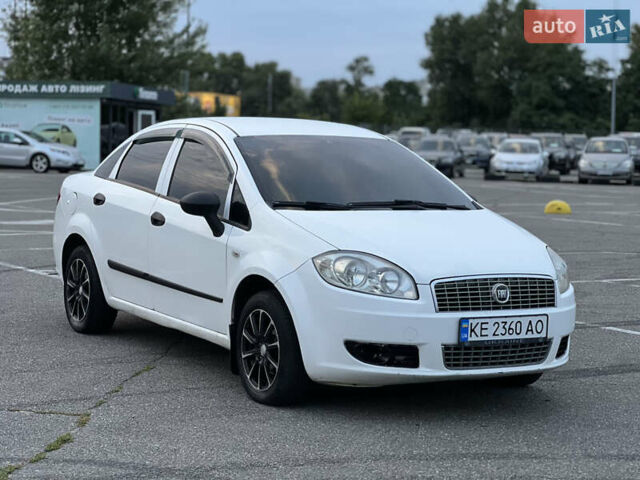 Белый Фиат Линеа, объемом двигателя 1.4 л и пробегом 160 тыс. км за 3900 $, фото 8 на Automoto.ua