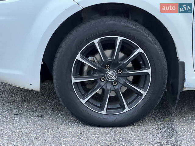 Белый Фиат Линеа, объемом двигателя 1.4 л и пробегом 160 тыс. км за 3900 $, фото 10 на Automoto.ua