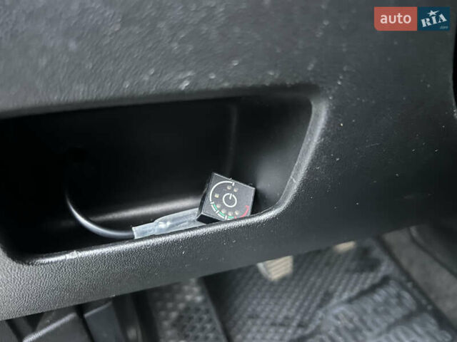 Белый Фиат Линеа, объемом двигателя 1.4 л и пробегом 160 тыс. км за 3900 $, фото 23 на Automoto.ua