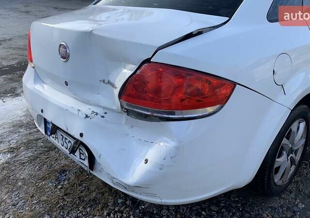 Белый Фиат Линеа, объемом двигателя 1.37 л и пробегом 223 тыс. км за 3500 $, фото 6 на Automoto.ua
