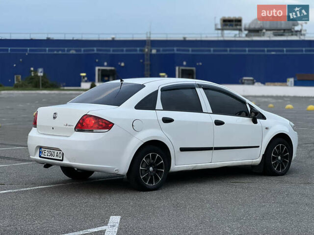 Белый Фиат Линеа, объемом двигателя 1.4 л и пробегом 160 тыс. км за 3900 $, фото 5 на Automoto.ua