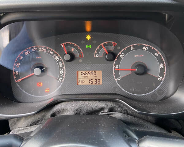 Белый Фиат Линеа, объемом двигателя 1.37 л и пробегом 166 тыс. км за 5190 $, фото 5 на Automoto.ua