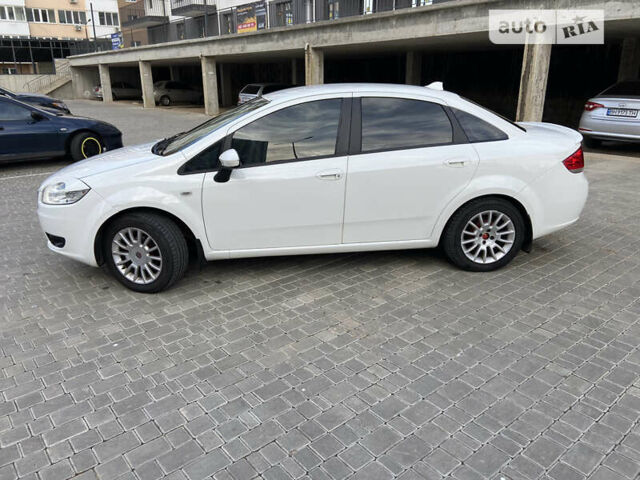 Белый Фиат Линеа, объемом двигателя 1.37 л и пробегом 166 тыс. км за 5190 $, фото 4 на Automoto.ua