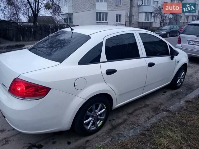 Белый Фиат Линеа, объемом двигателя 1.37 л и пробегом 255 тыс. км за 4700 $, фото 14 на Automoto.ua