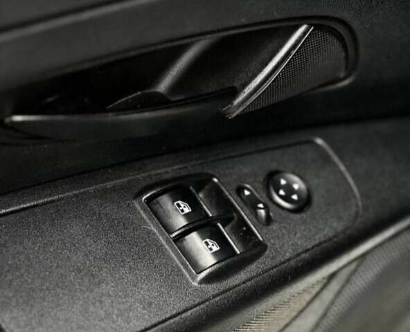 Белый Фиат Линеа, объемом двигателя 1.37 л и пробегом 222 тыс. км за 5100 $, фото 33 на Automoto.ua