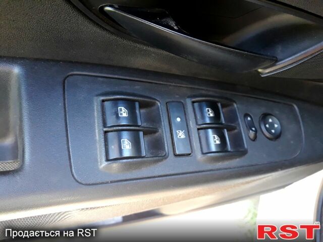 Белый Фиат Линеа, объемом двигателя 1.6 л и пробегом 267 тыс. км за 4500 $, фото 5 на Automoto.ua