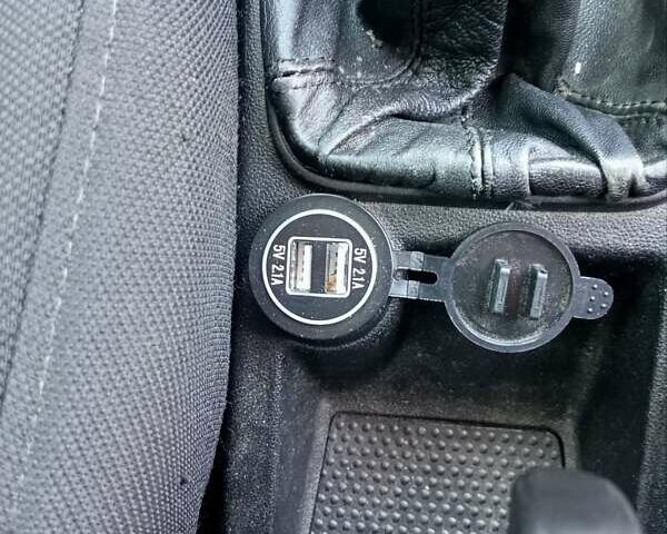 Белый Фиат Линеа, объемом двигателя 1.37 л и пробегом 255 тыс. км за 4700 $, фото 26 на Automoto.ua