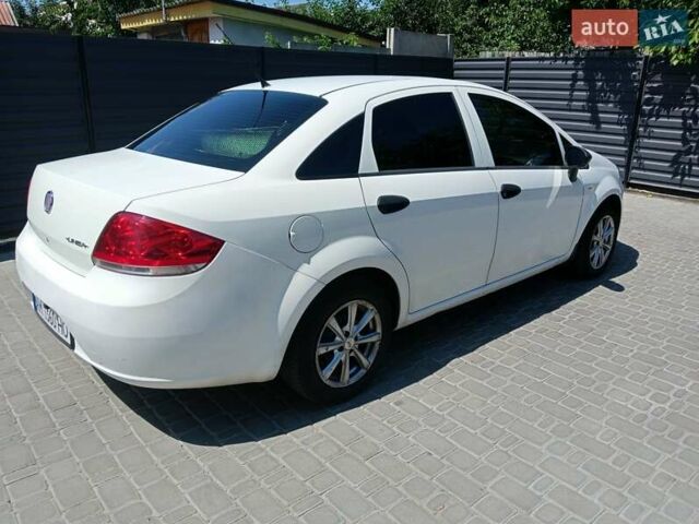 Белый Фиат Линеа, объемом двигателя 1.37 л и пробегом 255 тыс. км за 4700 $, фото 5 на Automoto.ua