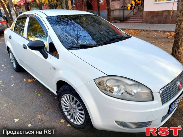 Белый Фиат Линеа, объемом двигателя 1.6 л и пробегом 267 тыс. км за 4500 $, фото 1 на Automoto.ua