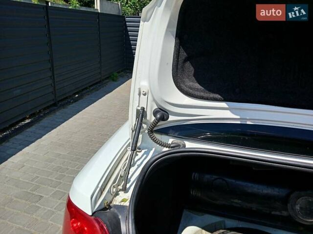 Белый Фиат Линеа, объемом двигателя 1.37 л и пробегом 255 тыс. км за 4700 $, фото 18 на Automoto.ua