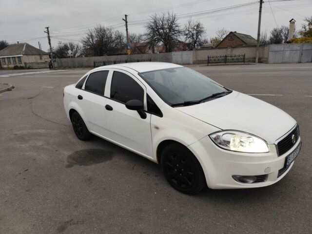 Белый Фиат Линеа, объемом двигателя 1.4 л и пробегом 240 тыс. км за 4800 $, фото 5 на Automoto.ua