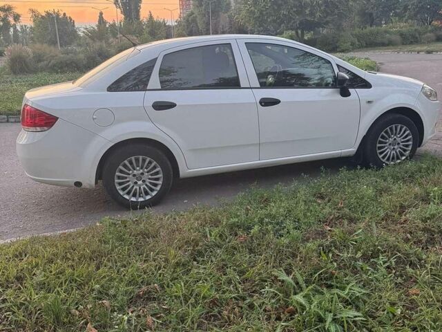 Білий Фіат Лінеа, об'ємом двигуна 1.37 л та пробігом 168 тис. км за 5200 $, фото 2 на Automoto.ua