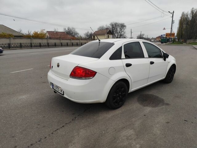 Белый Фиат Линеа, объемом двигателя 1.4 л и пробегом 240 тыс. км за 4800 $, фото 4 на Automoto.ua