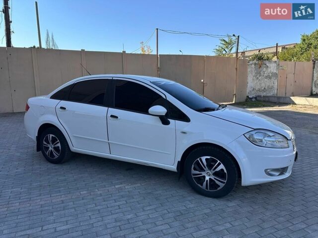 Белый Фиат Линеа, объемом двигателя 1.3 л и пробегом 172 тыс. км за 5200 $, фото 6 на Automoto.ua
