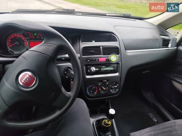 Білий Фіат Лінеа, об'ємом двигуна 1.4 л та пробігом 240 тис. км за 5000 $, фото 5 на Automoto.ua