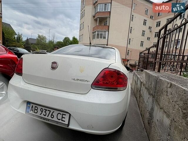 Белый Фиат Линеа, объемом двигателя 1.37 л и пробегом 150 тыс. км за 4800 $, фото 2 на Automoto.ua