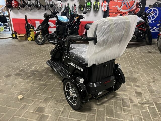 Белый Фиат Линеа, объемом двигателя 1.37 л и пробегом 168 тыс. км за 5200 $, фото 12 на Automoto.ua