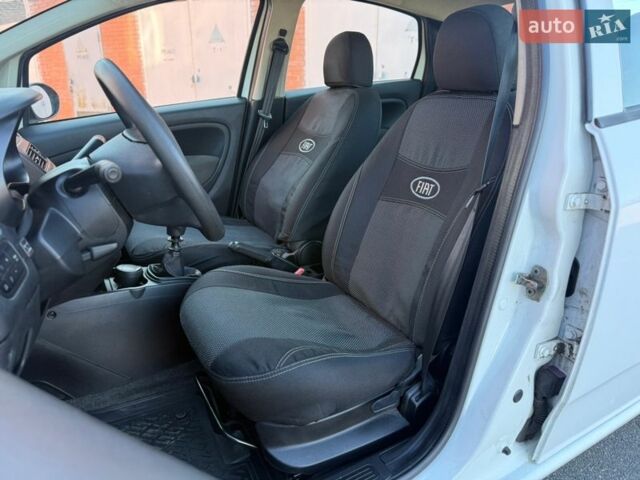 Білий Фіат Лінеа, об'ємом двигуна 1.37 л та пробігом 191 тис. км за 5350 $, фото 24 на Automoto.ua