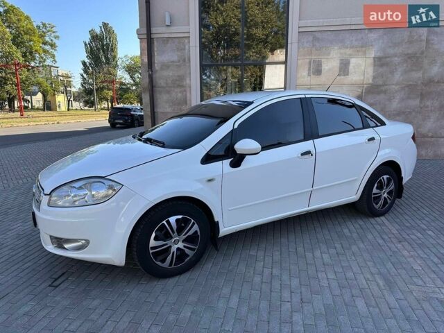 Белый Фиат Линеа, объемом двигателя 1.3 л и пробегом 172 тыс. км за 5200 $, фото 16 на Automoto.ua