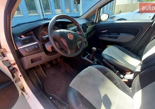 Білий Фіат Лінеа, об'ємом двигуна 1.25 л та пробігом 159 тис. км за 4800 $, фото 13 на Automoto.ua