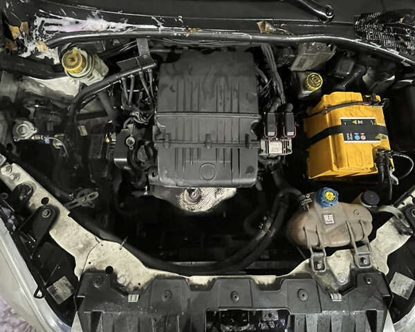 Білий Фіат Лінеа, об'ємом двигуна 1.37 л та пробігом 225 тис. км за 3900 $, фото 25 на Automoto.ua