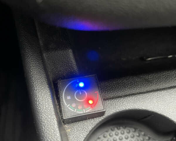 Белый Фиат Линеа, объемом двигателя 1.4 л и пробегом 270 тыс. км за 4300 $, фото 12 на Automoto.ua