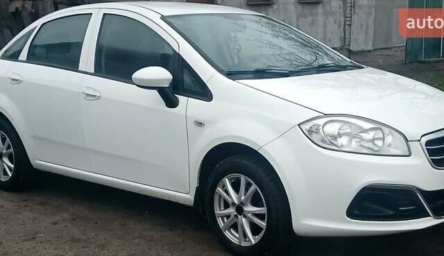 Белый Фиат Линеа, объемом двигателя 1.37 л и пробегом 240 тыс. км за 4900 $, фото 21 на Automoto.ua