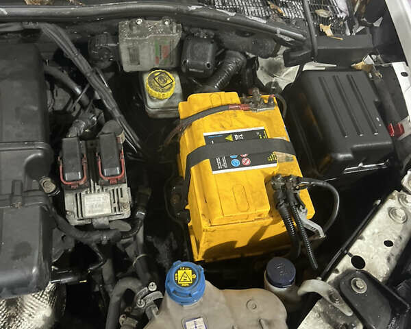 Білий Фіат Лінеа, об'ємом двигуна 1.37 л та пробігом 225 тис. км за 3900 $, фото 26 на Automoto.ua