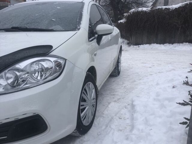 Білий Фіат Лінеа, об'ємом двигуна 1.4 л та пробігом 390 тис. км за 4399 $, фото 1 на Automoto.ua