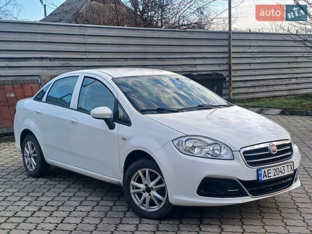 Белый Фиат Линеа, объемом двигателя 1.37 л и пробегом 240 тыс. км за 4900 $, фото 5 на Automoto.ua