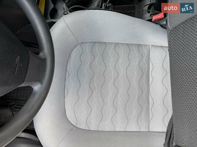 Фіат Лінеа 2013 у Кропивницькому (Кіровограді) на Automoto.ua Білий Фіат Лінеа, об'ємом двигуна 1.37 л та пробігом 282 тис. км за 5700 $, фото 19 на Automoto.ua