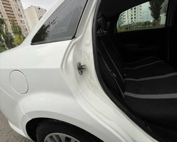 Білий Фіат Лінеа, об'ємом двигуна 1.37 л та пробігом 225 тис. км за 3900 $, фото 40 на Automoto.ua