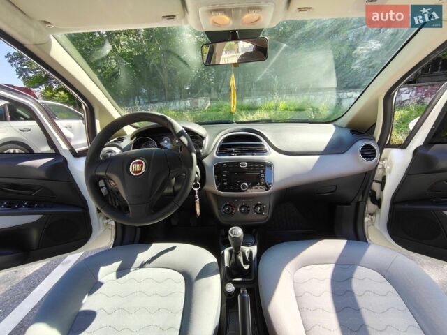 Білий Фіат Лінеа, об'ємом двигуна 1.25 л та пробігом 180 тис. км за 5300 $, фото 31 на Automoto.ua
