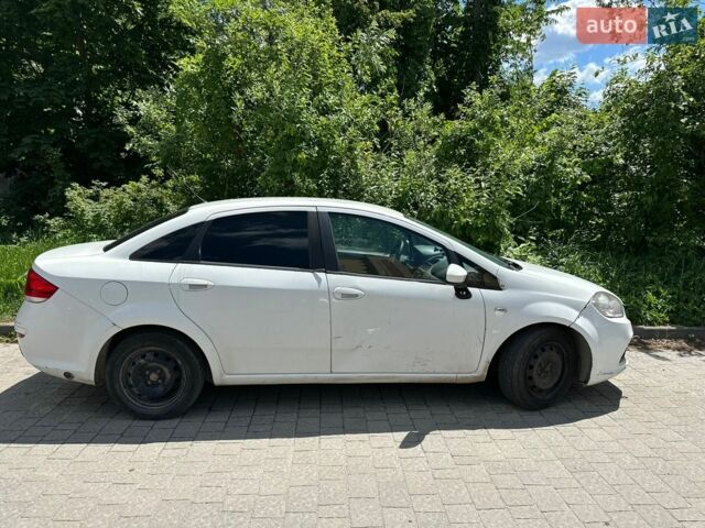 Білий Фіат Лінеа, об'ємом двигуна 1.37 л та пробігом 330 тис. км за 2000 $, фото 2 на Automoto.ua