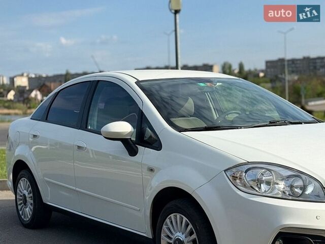 Белый Фиат Линеа, объемом двигателя 1.3 л и пробегом 167 тыс. км за 5300 $, фото 2 на Automoto.ua