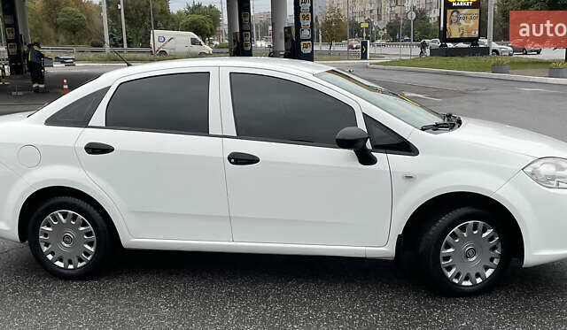 Білий Фіат Лінеа, об'ємом двигуна 1.37 л та пробігом 226 тис. км за 5100 $, фото 2 на Automoto.ua