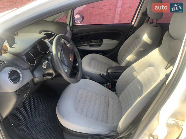 Белый Фиат Линеа, объемом двигателя 1.25 л и пробегом 216 тыс. км за 6700 $, фото 10 на Automoto.ua