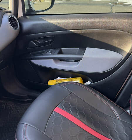 Белый Фиат Линеа, объемом двигателя 1.25 л и пробегом 362 тыс. км за 6500 $, фото 16 на Automoto.ua