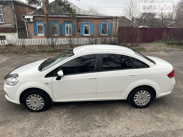 Белый Фиат Линеа, объемом двигателя 1.4 л и пробегом 270 тыс. км за 5200 $, фото 6 на Automoto.ua