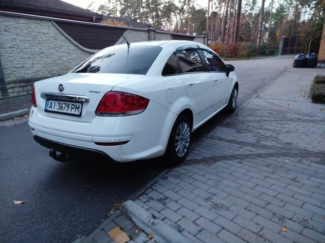 Белый Фиат Линеа, объемом двигателя 1.2 л и пробегом 178 тыс. км за 5300 $, фото 3 на Automoto.ua