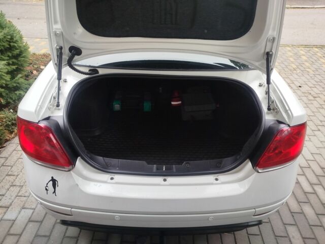 Белый Фиат Линеа, объемом двигателя 1.2 л и пробегом 178 тыс. км за 5300 $, фото 8 на Automoto.ua